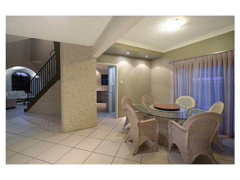17 Dunbarton Avenue, Sorrento QLD 4217