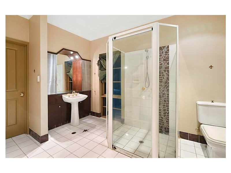 17 Dunbarton Avenue, Sorrento QLD 4217