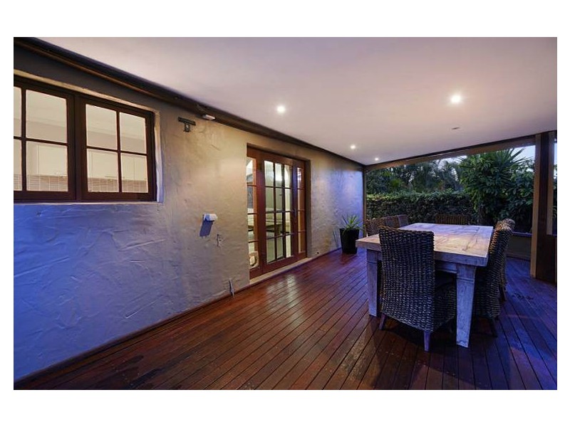 17 Dunbarton Avenue, Sorrento QLD 4217