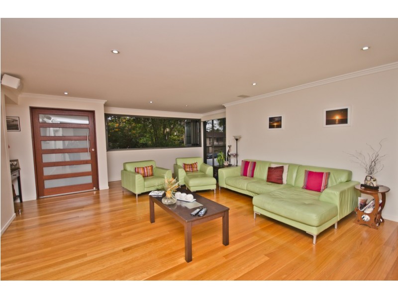 36 Kuranga Avenue, Southport QLD 4215