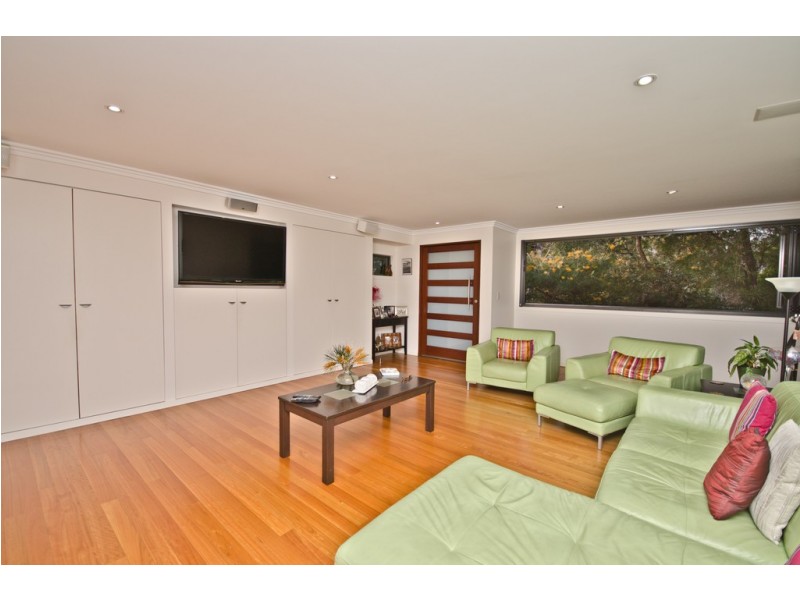 36 Kuranga Avenue, Southport QLD 4215