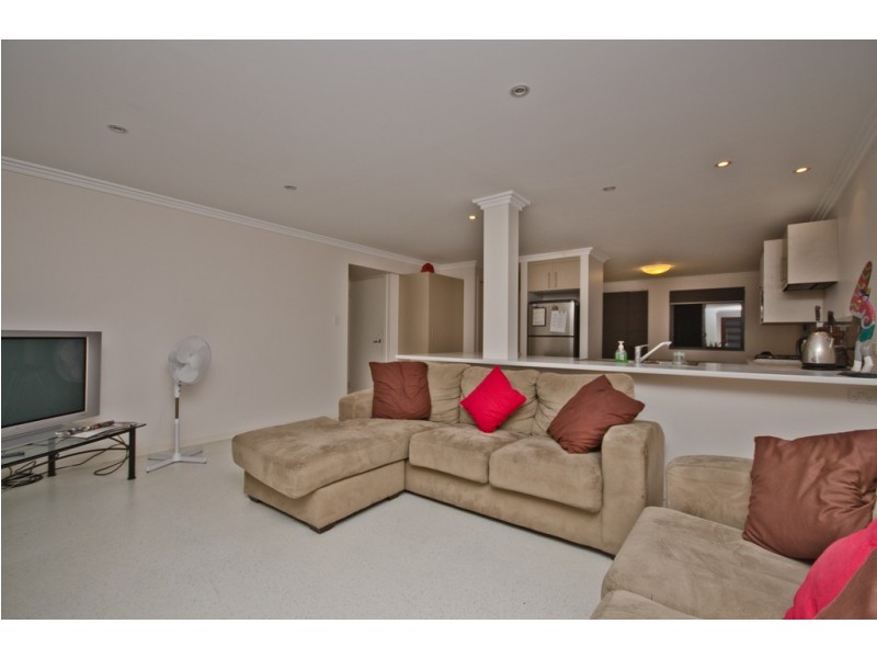 36 Kuranga Avenue, Southport QLD 4215