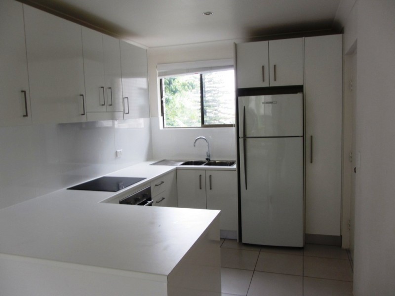 6/5 Jubilee Avenue, Broadbeach QLD 4218