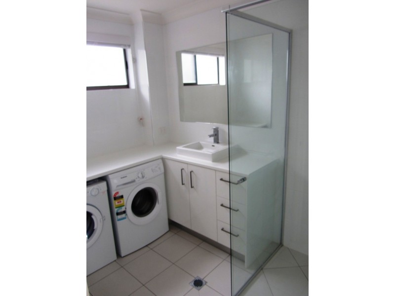 6/5 Jubilee Avenue, Broadbeach QLD 4218
