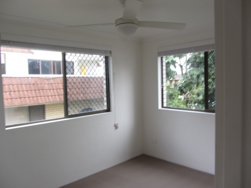 6/5 Jubilee Avenue, Broadbeach QLD 4218