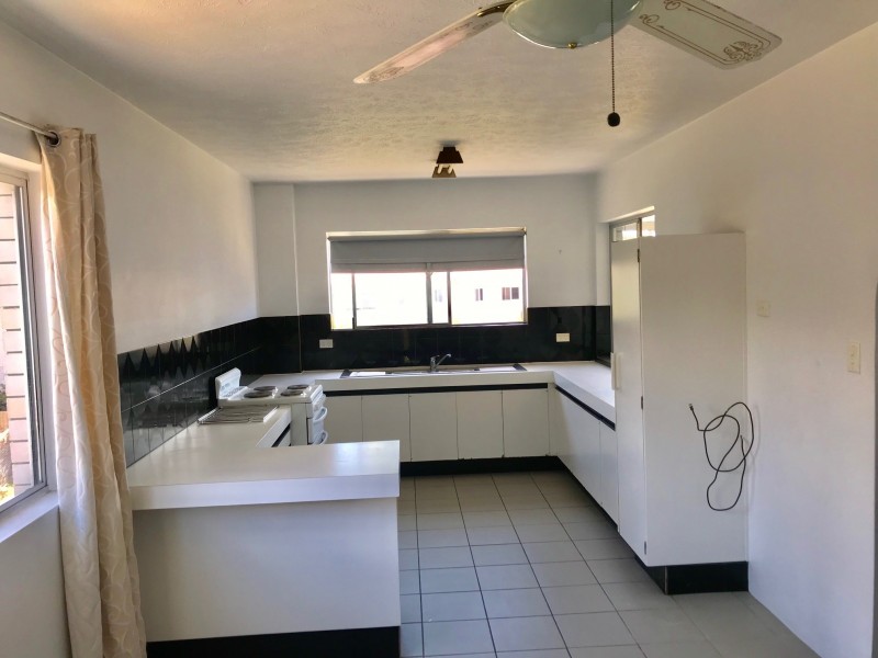 8/282 Marine Parade, Labrador QLD 4215