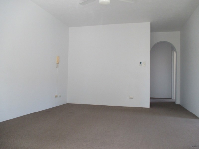 8/282 Marine Parade, Labrador QLD 4215