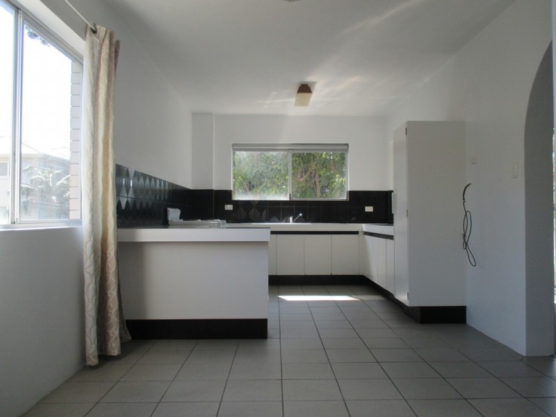 8/282 Marine Parade, Labrador QLD 4215