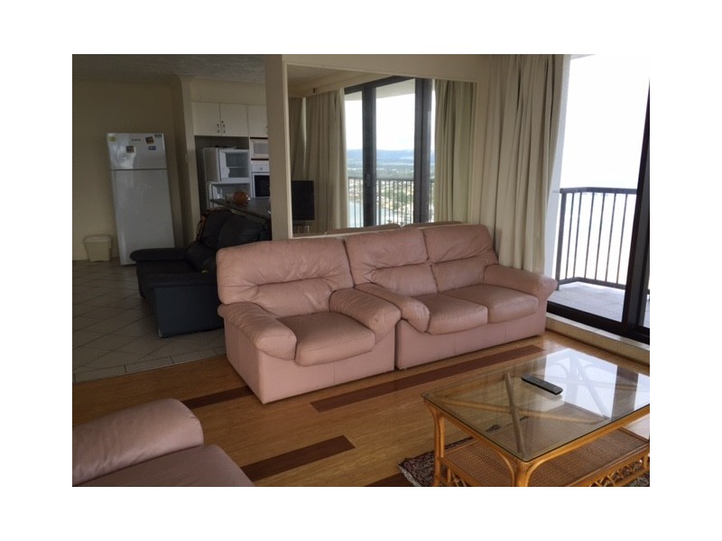 29D/4 Old Burleigh Road, Surfers Paradise QLD 4217