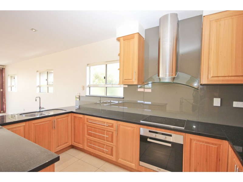 2/41 Peerless Ave, Mermaid Beach QLD 4218