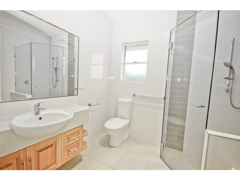 2/41 Peerless Ave, Mermaid Beach QLD 4218