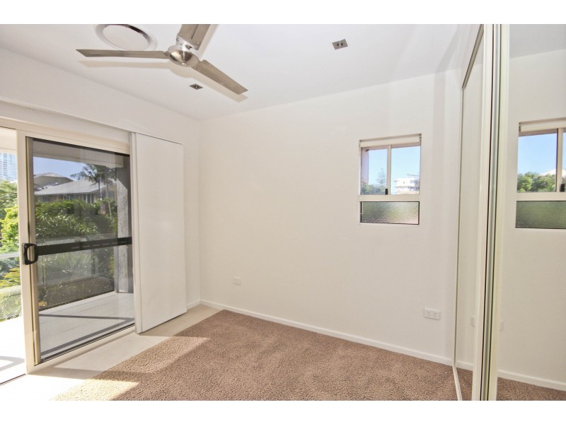 2/41 Peerless Ave, Mermaid Beach QLD 4218