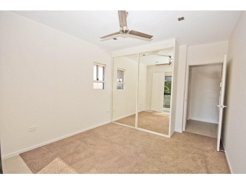 2/41 Peerless Ave, Mermaid Beach QLD 4218