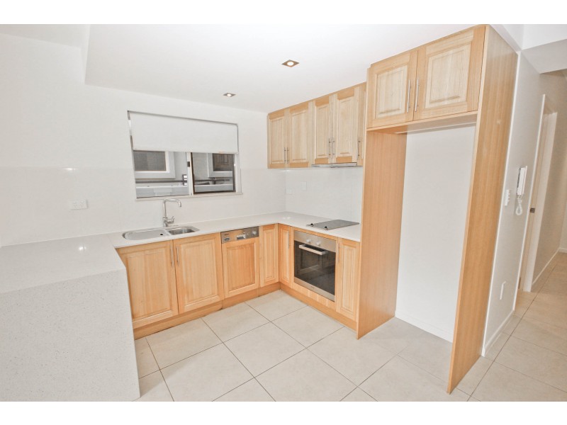 2/41 Peerless Ave, Mermaid Beach QLD 4218