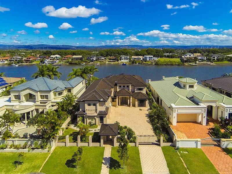 25 Sir Bruce Small Blvd, Benowa Waters QLD 4217