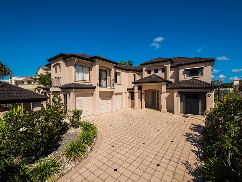 25 Sir Bruce Small Blvd, Benowa Waters QLD 4217