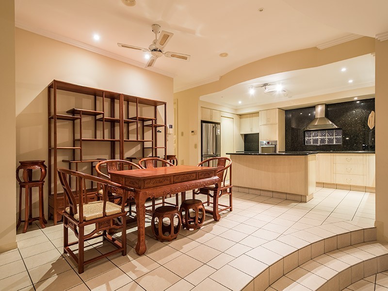 25 Sir Bruce Small Blvd, Benowa Waters QLD 4217