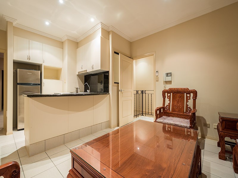 25 Sir Bruce Small Blvd, Benowa Waters QLD 4217