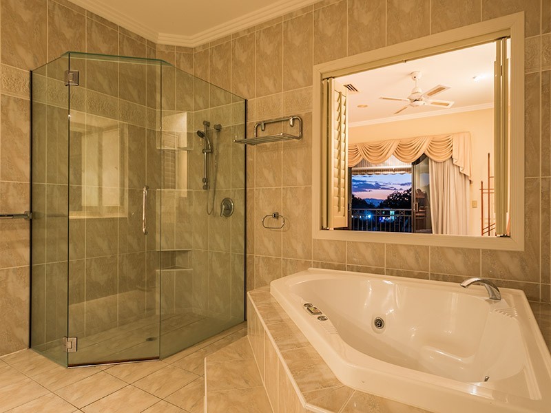 25 Sir Bruce Small Blvd, Benowa Waters QLD 4217