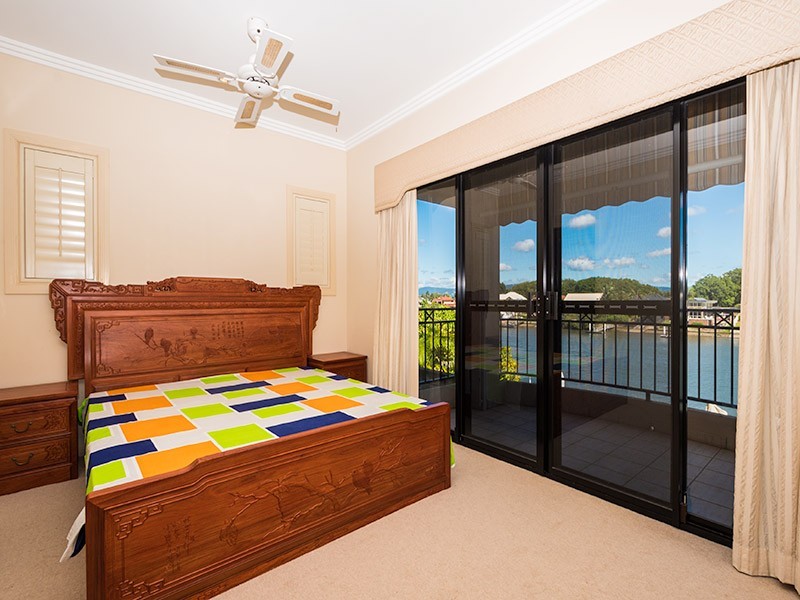 25 Sir Bruce Small Blvd, Benowa Waters QLD 4217