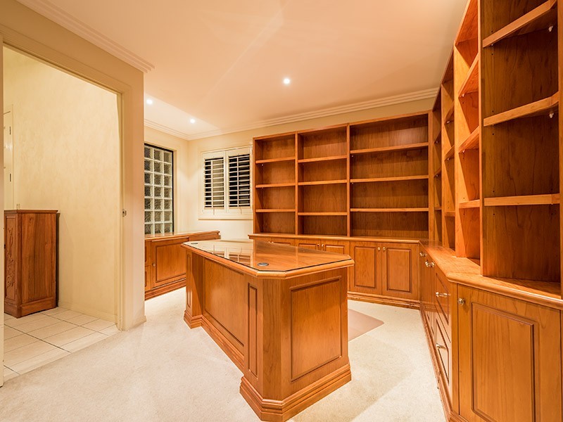 25 Sir Bruce Small Blvd, Benowa Waters QLD 4217