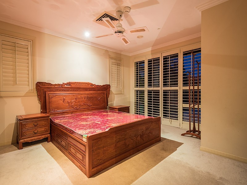 25 Sir Bruce Small Blvd, Benowa Waters QLD 4217