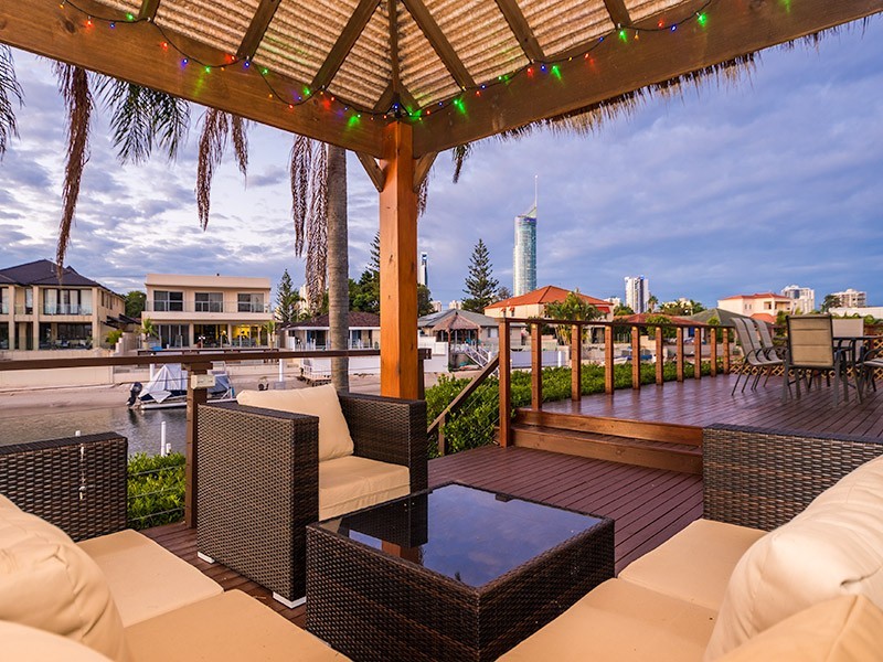 138 Amalfi Drive, Surfers Paradise QLD 4217