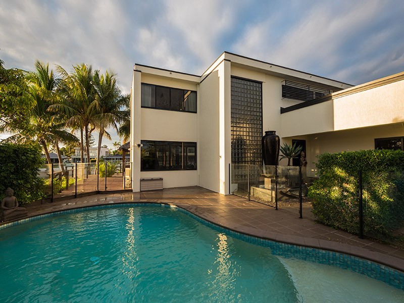138 Amalfi Drive, Surfers Paradise QLD 4217