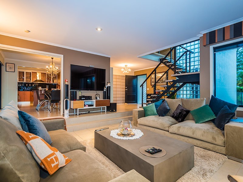 138 Amalfi Drive, Surfers Paradise QLD 4217