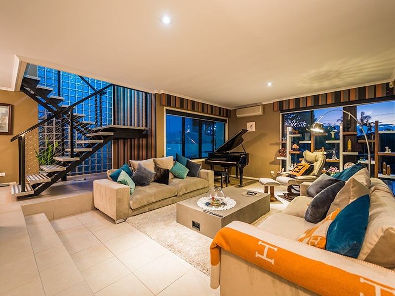 138 Amalfi Drive, Surfers Paradise QLD 4217