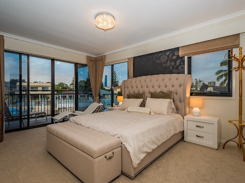 138 Amalfi Drive, Surfers Paradise QLD 4217