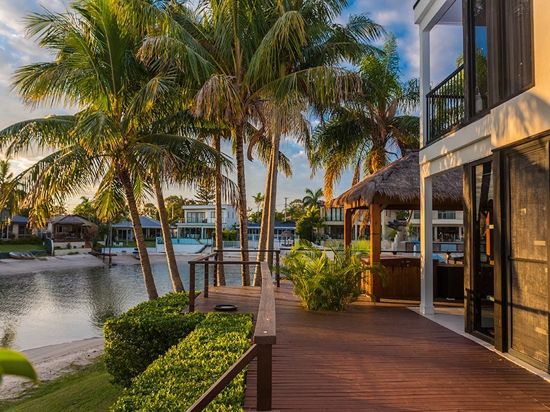 138 Amalfi Drive, Surfers Paradise QLD 4217