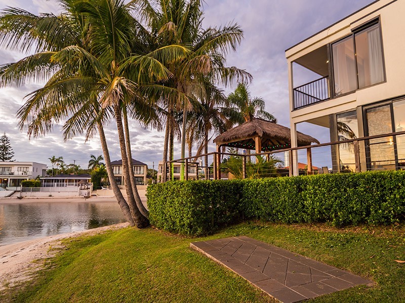 138 Amalfi Drive, Surfers Paradise QLD 4217