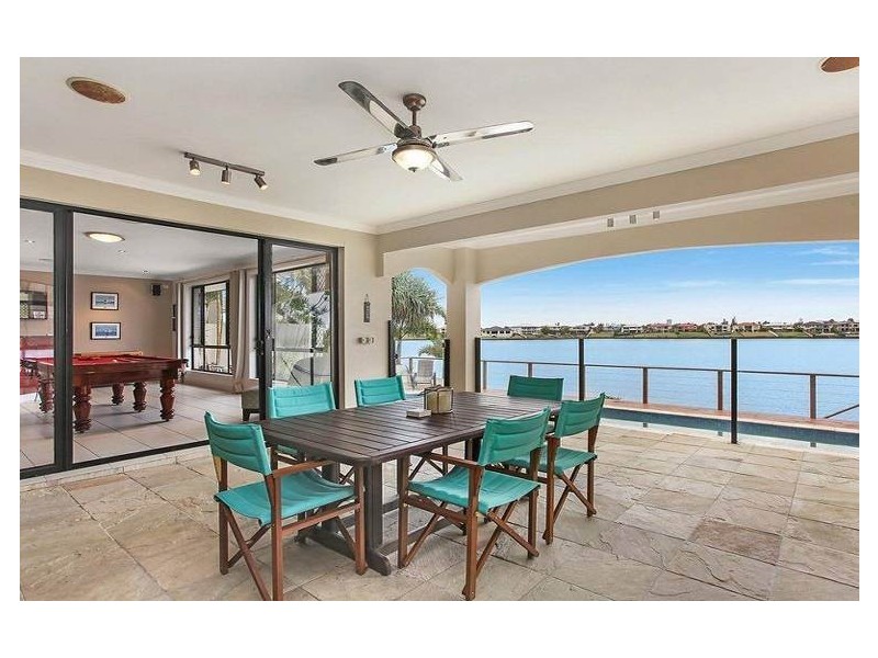 112 Sir Bruce Small Blvd, Benowa Waters QLD 4217