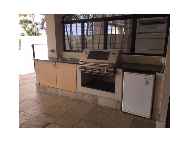 112 Sir Bruce Small Blvd, Benowa Waters QLD 4217