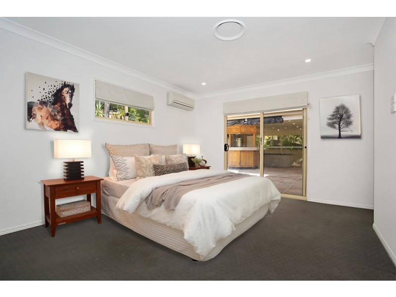 10 Bretton Court, Carrara QLD 4211