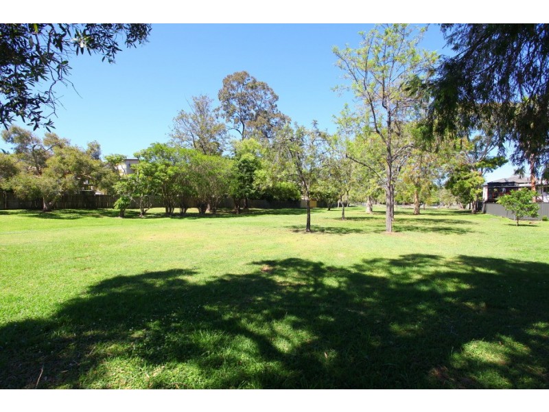 5 Margaret St, Southport QLD 4215