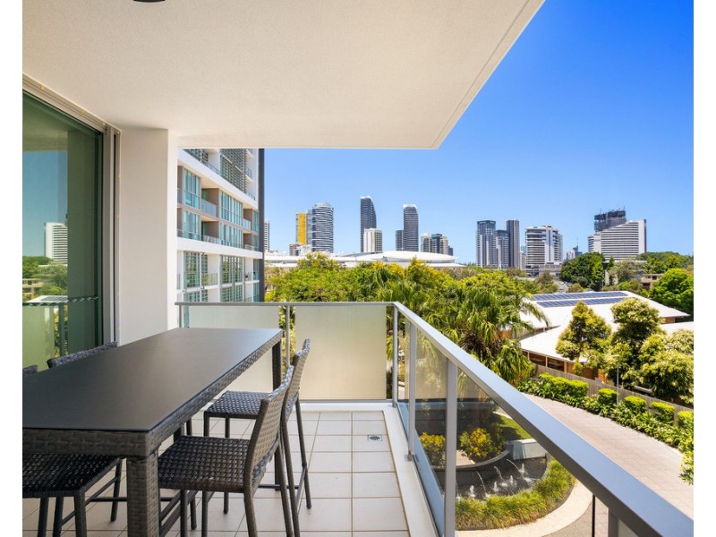 2301/33 T E Peters Drive ‘Freshwater Point’, Broadbeach Waters QLD 4218