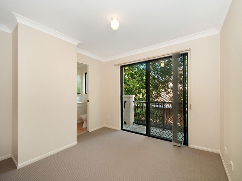 3/37-39 Harley Street, Labrador QLD 4215