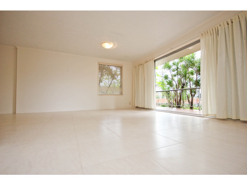 4/111 Old Burleigh Road, Broadbeach QLD 4218