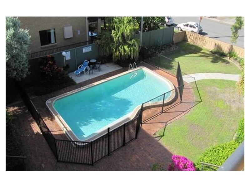 10/27 Armrick Avenue, Broadbeach QLD 4218