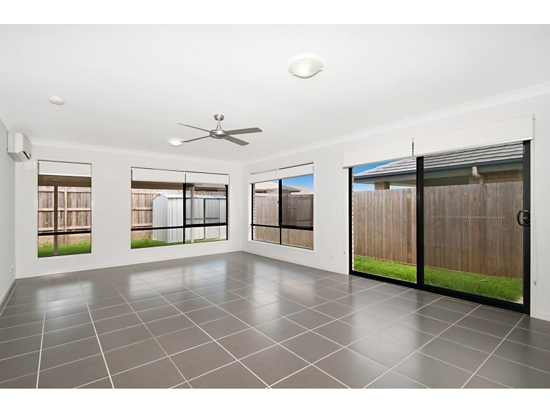 5 Beaumont Drive, Pimpama QLD 4209