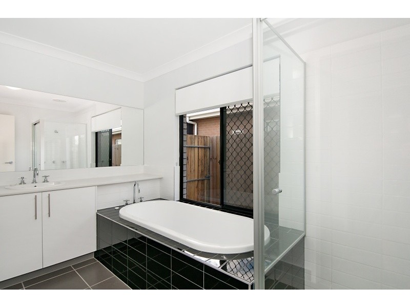 5 Beaumont Drive, Pimpama QLD 4209