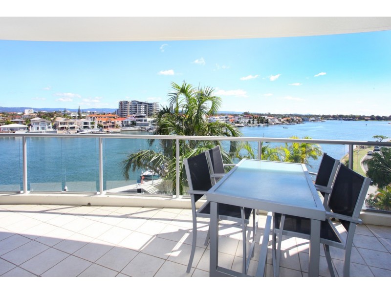 9 ‘Sentinel’ 40 – 42 Riverview Parade, Surfers Paradise QLD 4217