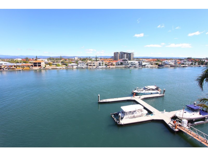 9 ‘Sentinel’ 40 – 42 Riverview Parade, Surfers Paradise QLD 4217