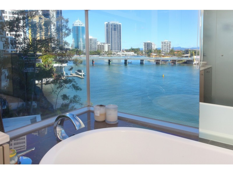 9 ‘Sentinel’ 40 – 42 Riverview Parade, Surfers Paradise QLD 4217