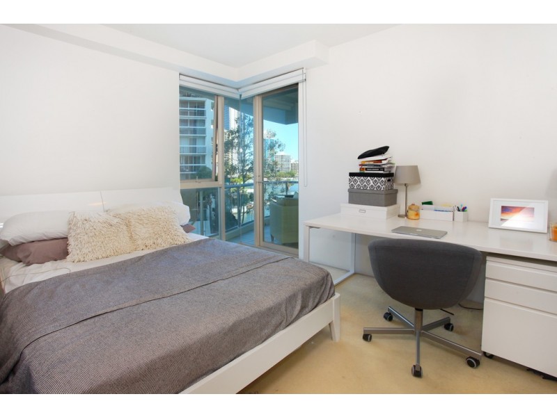 9 ‘Sentinel’ 40 – 42 Riverview Parade, Surfers Paradise QLD 4217