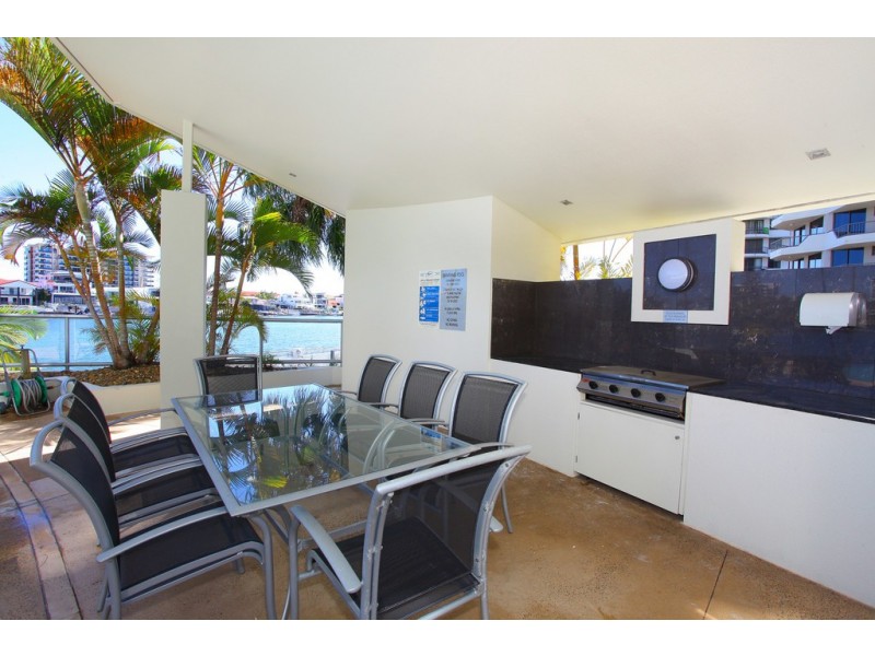 9 ‘Sentinel’ 40 – 42 Riverview Parade, Surfers Paradise QLD 4217