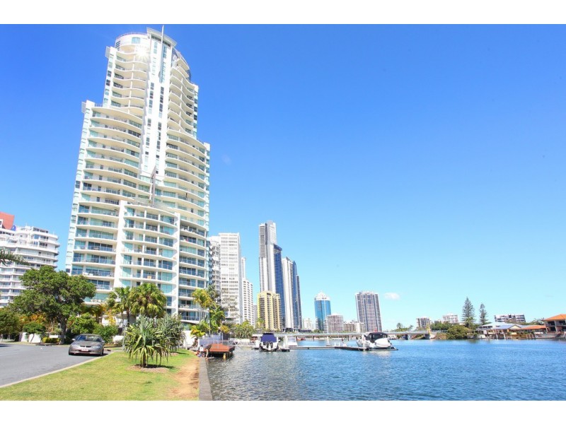 9 ‘Sentinel’ 40 – 42 Riverview Parade, Surfers Paradise QLD 4217