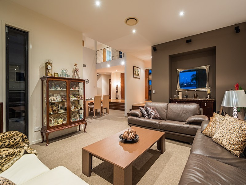 110 Sir Bruce Small Blvd, Benowa QLD 4217